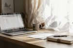 d&eacute;couvrez comment am&eacute;nager un espace bureau &agrave; domicile efficace pour optimiser votre productivit&eacute; et votre confort au quotidien.