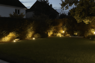 d&eacute;couvrez nos conseils pratiques pour optimiser l'&eacute;clairage ext&eacute;rieur et sublimer votre jardin tout en &eacute;conomisant de l'&eacute;nergie.