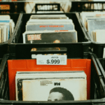 d&eacute;couvrez les 40 disques vinyles les plus pr&eacute;cieux et recherch&eacute;s par les collectionneurs, v&eacute;ritables tr&eacute;sors pour les passionn&eacute;s de musique et d'objets vintage.