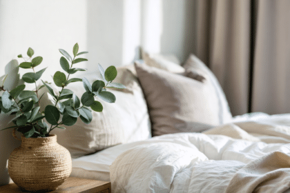 découvrez comment les feuilles de laurier peuvent transformer votre chambre en un havre de paix naturel, favorisant la sérénité et la relaxation grâce à leurs bienfaits apaisants.