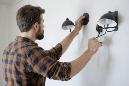 découvrez comment installer vos appliques murales en seulement 5 minutes, sans besoin d'électricité ni de travaux compliqués, pour un éclairage rapide et facile.