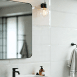 apprenez une m&eacute;thode innovante pour suspendre votre miroir de salle de bains alliant style et s&eacute;curit&eacute;, et transformez votre espace avec &eacute;l&eacute;gance.