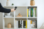 donnez un nouveau charme &agrave; votre biblioth&egrave;que billy en seulement 5 minutes gr&acirc;ce &agrave; cette astuce d&eacute;co simple, rapide et facile &agrave; r&eacute;aliser.
